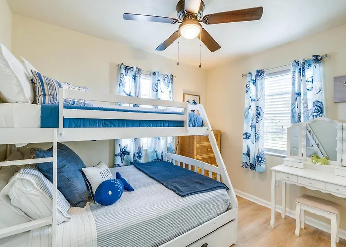 4 Mi To Beach: Charming Port Charlotte Home!