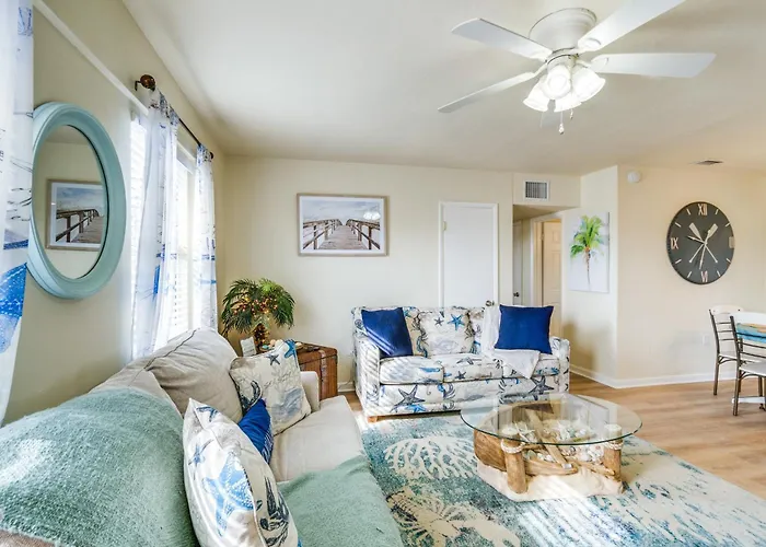 4 Mi To Beach: Charming Port Charlotte Home!